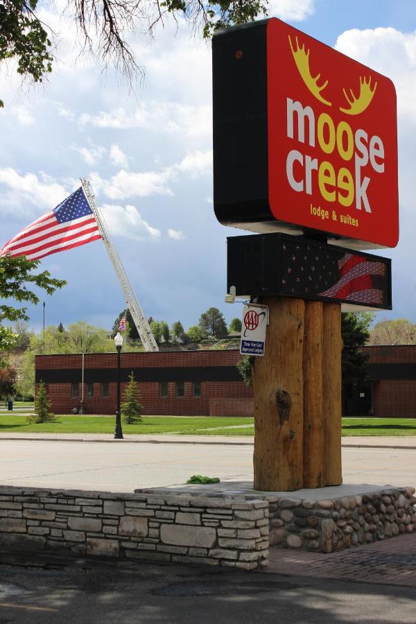 קודי Moose Creek Lodge & Suites מראה חיצוני תמונה