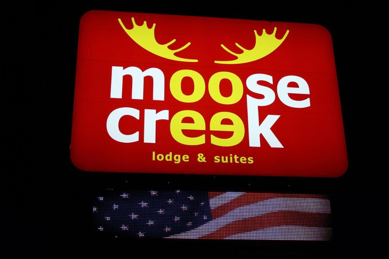 קודי Moose Creek Lodge & Suites מראה חיצוני תמונה