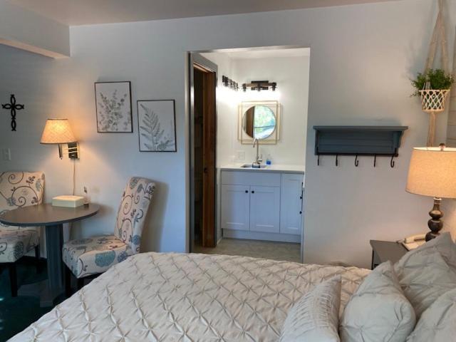 קודי Moose Creek Lodge & Suites חדר תמונה