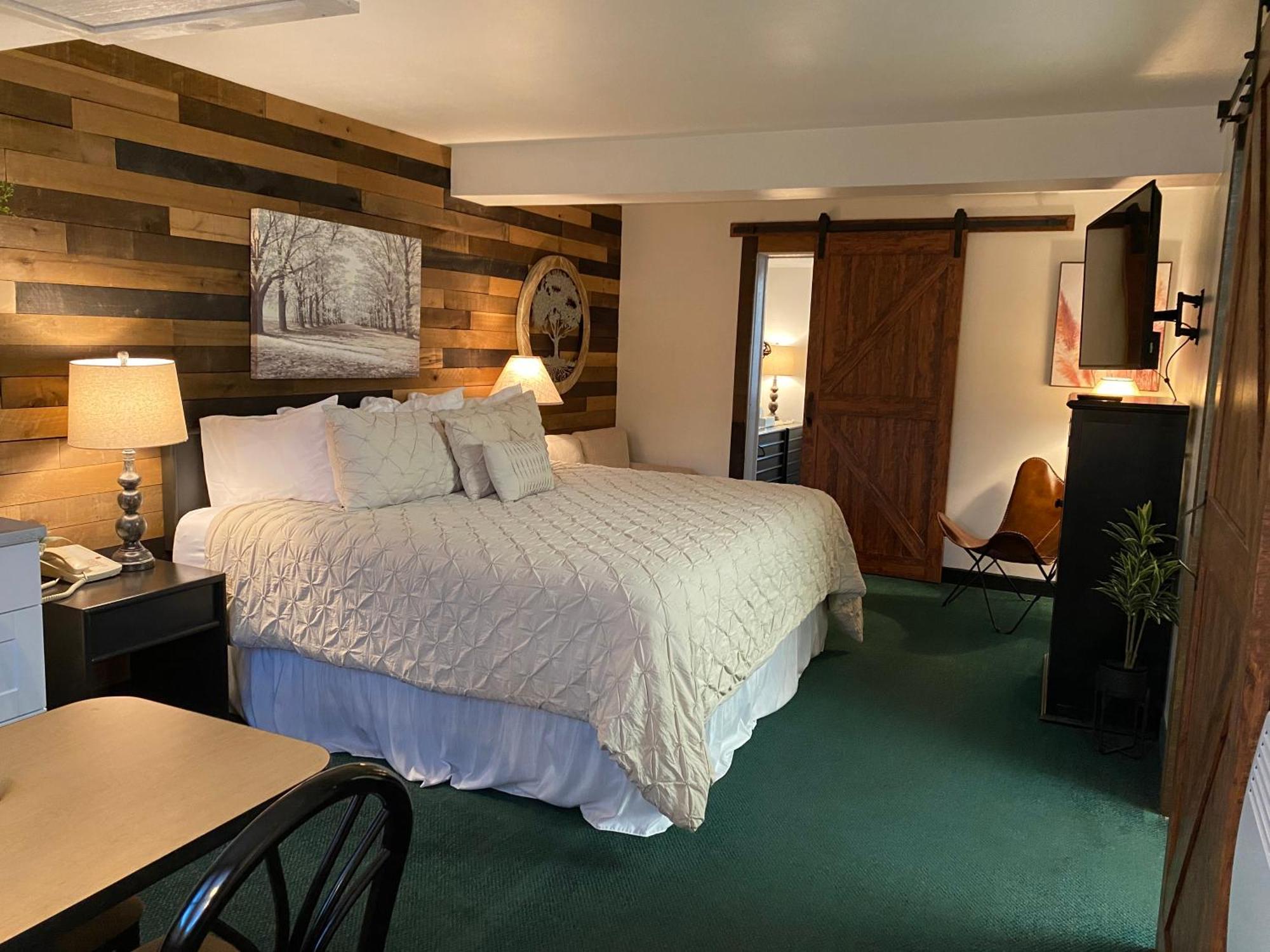 קודי Moose Creek Lodge & Suites חדר תמונה